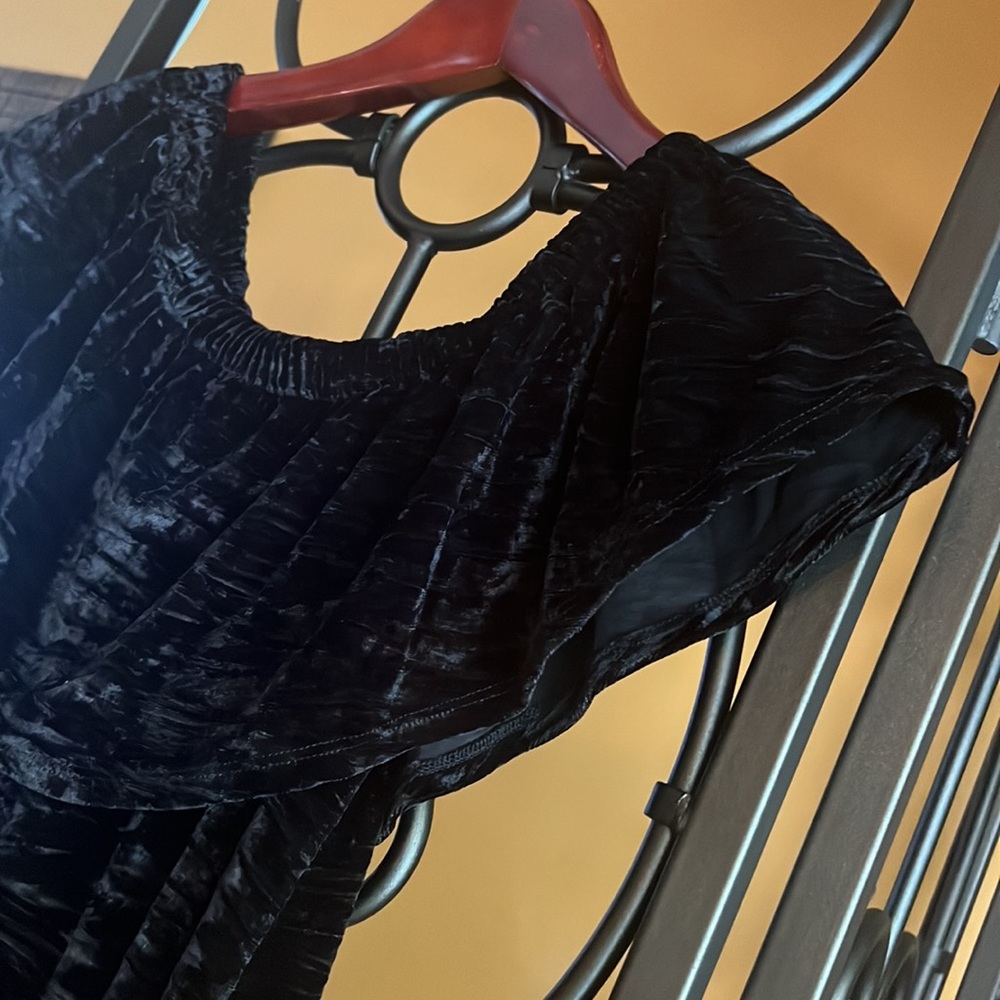 ENTRO Black Velvet Beauty Dress - Picture 4 of 7